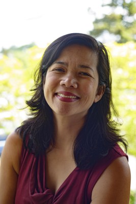 Carina del Rosario Bio Headshot.jpg