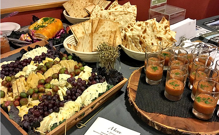 Retreats-dining-02 2.jpg