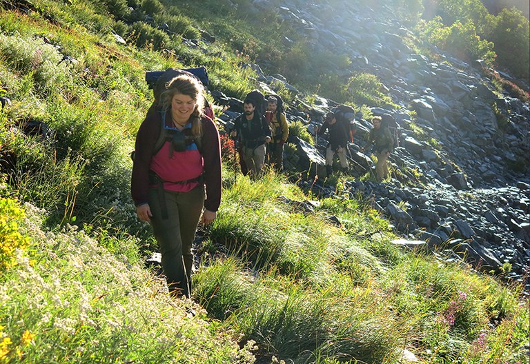 202104_Activity_hiking.jpg